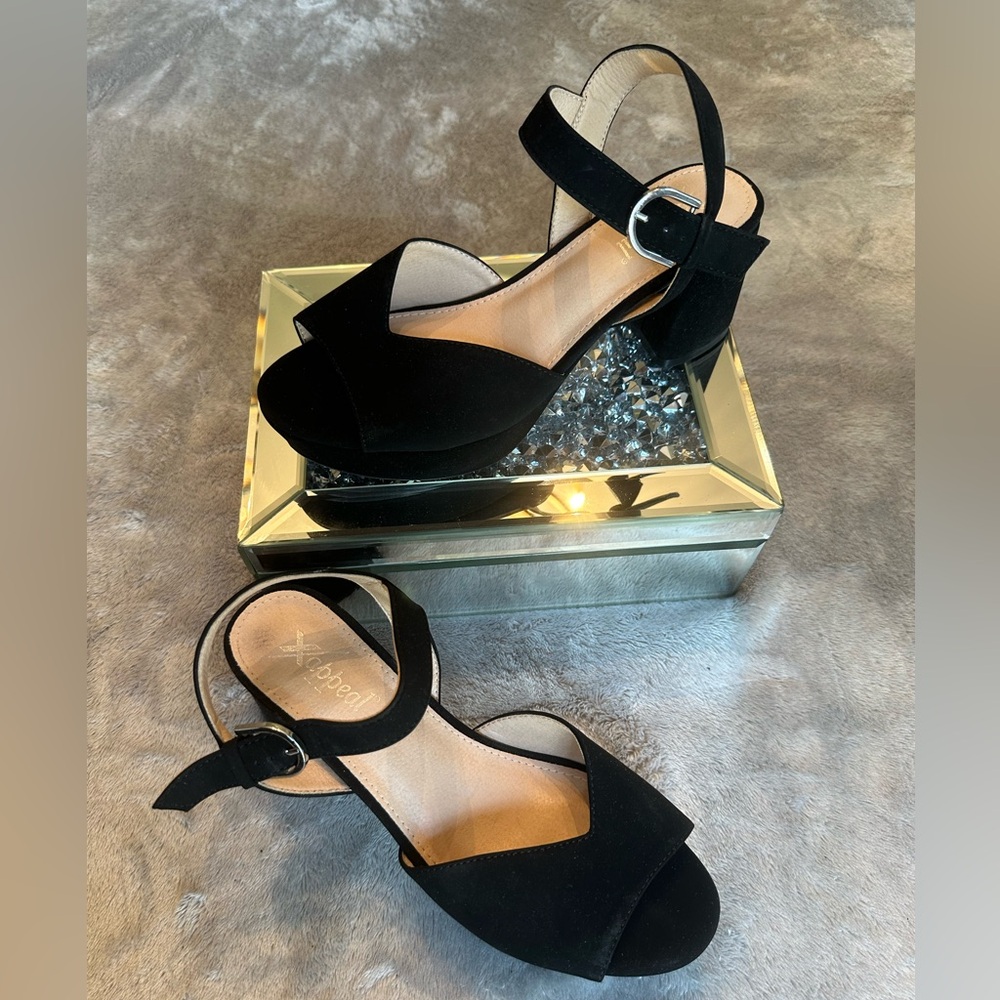 Description-Black heel
Brand-Xappeal
Size-Women’s 8
